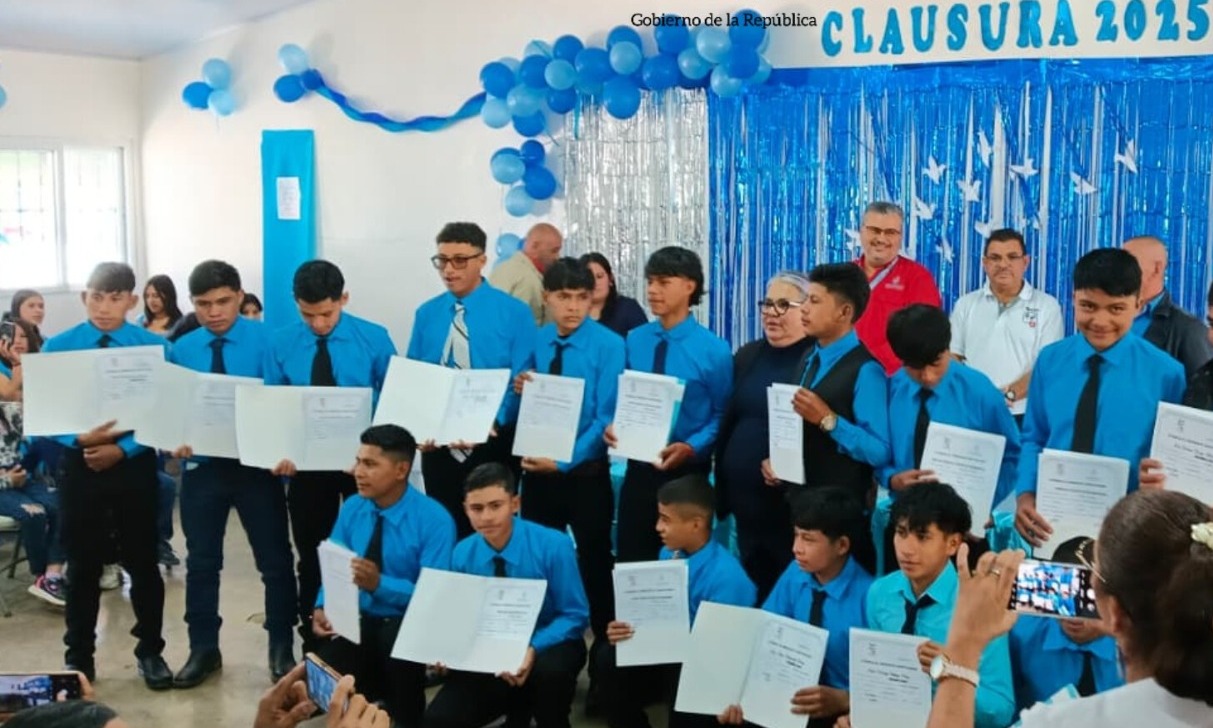 INFOP gradúa a 48 jóvenes y certifica a más de 200 en oficios técnicos en Lempira